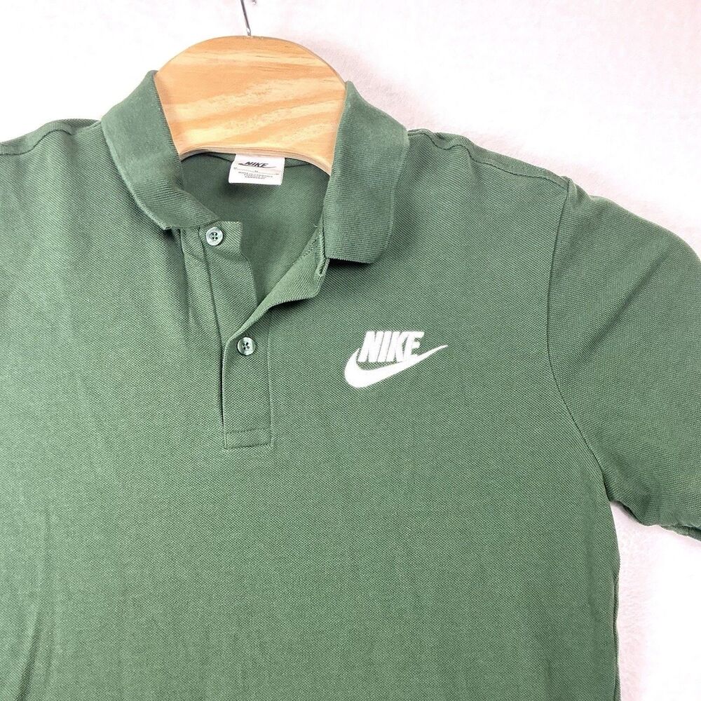 Nike Polo Men’s Medium Dark Green Embroidered Logo Short Sleeve Golf Casual